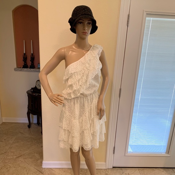 Chelsea & Violet Dresses & Skirts - Chelsea & Violet ivory one shoulder size S, M L
